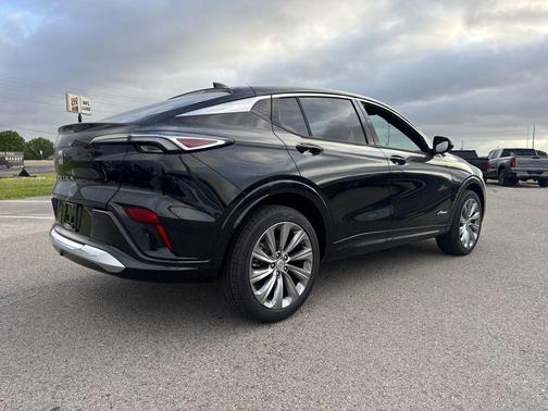 Ebony Twilight Metallic 2026 Buick Envista Avenir FWD