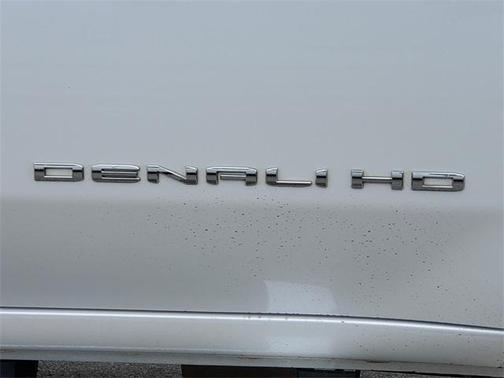 Photo 5 of 6 of 2020 GMC Sierra 2500 Denali