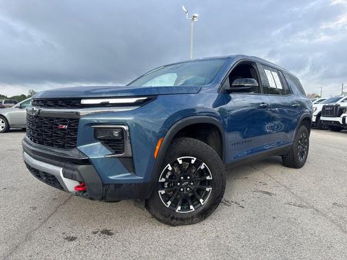 Lakeshore Blue Metallic 2024 Chevrolet Traverse AWD Z71