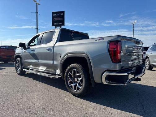 Sterling Metallic 2023 GMC Sierra 1500 SLT