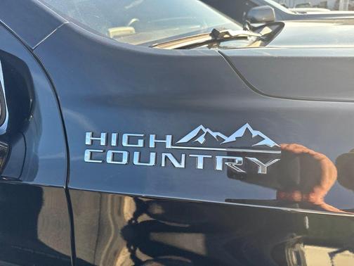2022 Chevrolet Tahoe 4WD High Country