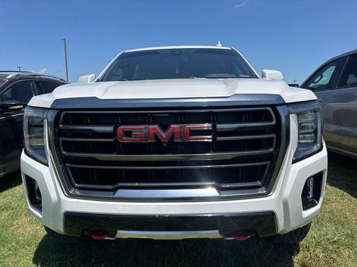 White Frost Tricoat 2021 GMC Yukon 4WD AT4