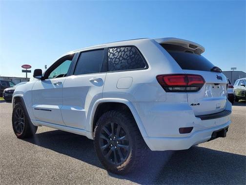 2022 Jeep Grand Cherokee Laredo