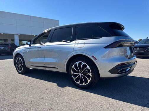 2025 Lincoln Nautilus Reserve