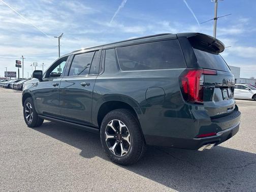 2026 GMC Yukon XL 4WD AT4