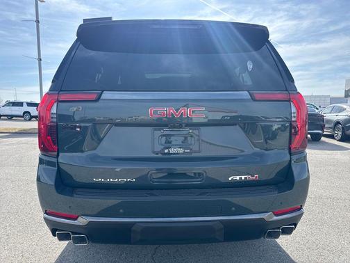 2026 GMC Yukon XL 4WD AT4