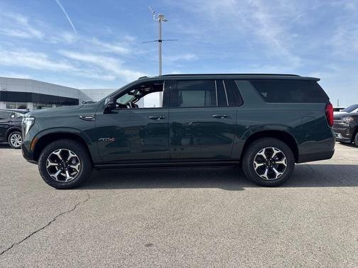 2026 GMC Yukon XL 4WD AT4