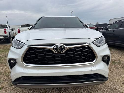 2024 Toyota Highlander Platinum