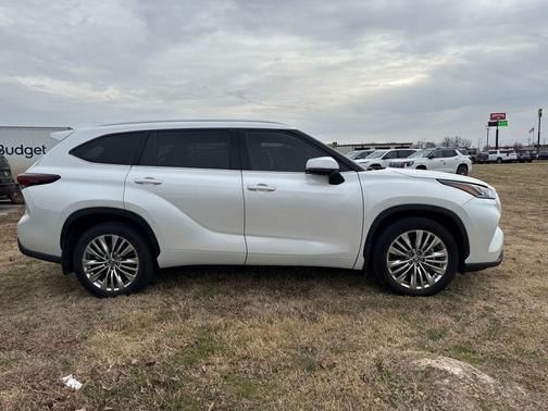 2024 Toyota Highlander Platinum