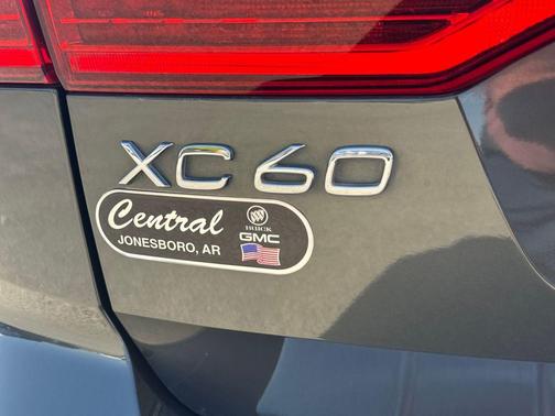 2018 Volvo XC60 T6 Momentum