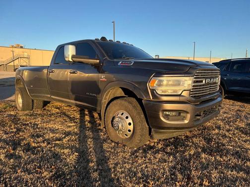 2019 RAM 3500 Laramie Crew Cab 4x4 8' Box