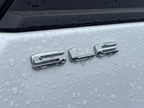 Summit White 2023 GMC Terrain SLE