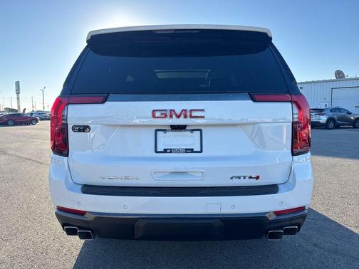2026 GMC Yukon 4WD AT4