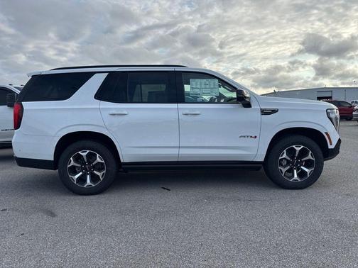 2026 GMC Yukon 4WD AT4