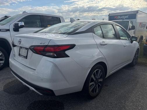 2023 Nissan Versa 1.6 SV