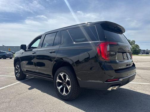 Onyx Black 2026 GMC Yukon 4WD AT4