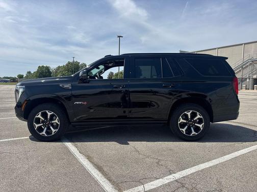Onyx Black 2026 GMC Yukon 4WD AT4