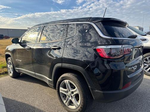 2023 Jeep Compass Sport
