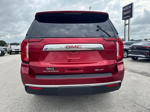 2023 GMC Yukon SLT