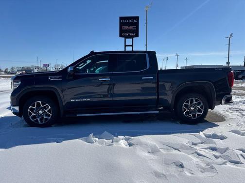 2024 GMC Sierra 1500 SLT