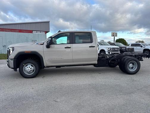 2026 GMC Sierra 3500 Base