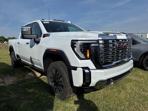Glacier White Tricoat 2026 GMC Sierra 2500 Denali