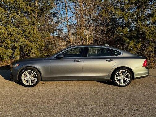 2018 Volvo S90 T5 Momentum
