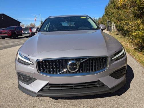 2026 Volvo V60 Cross Country B5 Plus