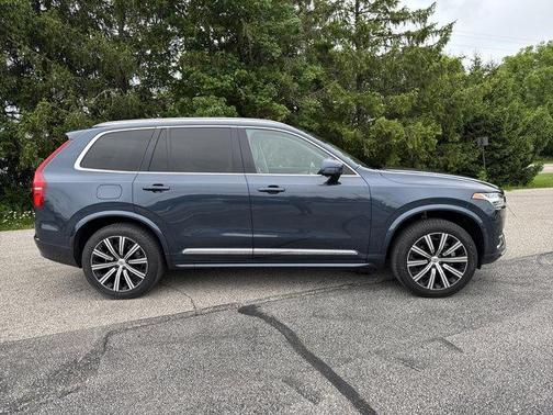 Denim Blue Metallic 2023 Volvo XC90 B6 Plus 7-Seater