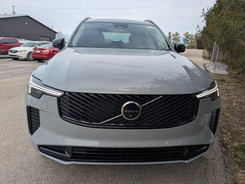 2026 Volvo XC90 B6 Ultra Dark Theme 7-Seater