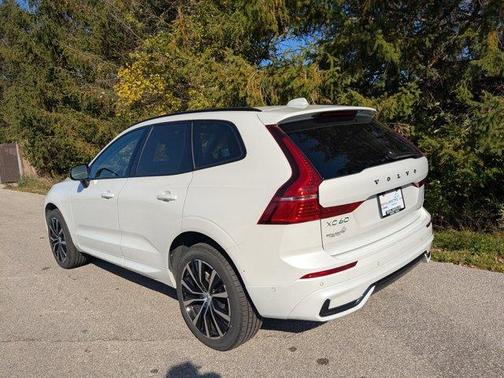 2025 Volvo XC60 B5 Plus