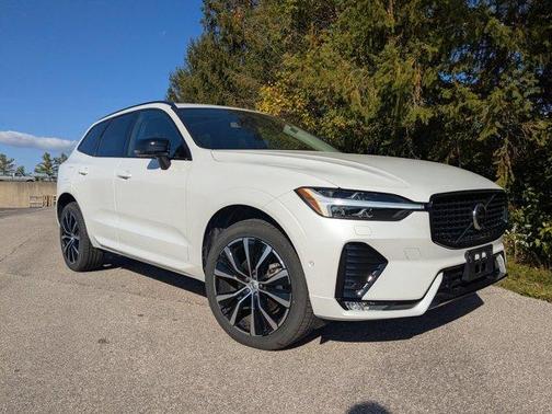 2025 Volvo XC60 B5 Plus