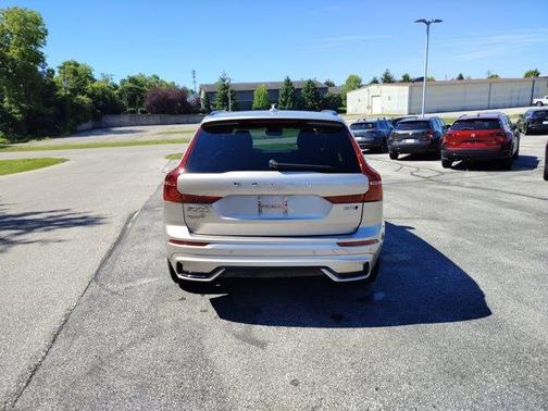 Tan 2025 Volvo XC60 B5 Plus