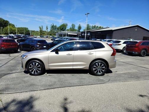 Tan 2025 Volvo XC60 B5 Plus