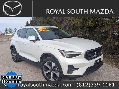 2025 Volvo XC40 B5 Plus Bright Theme