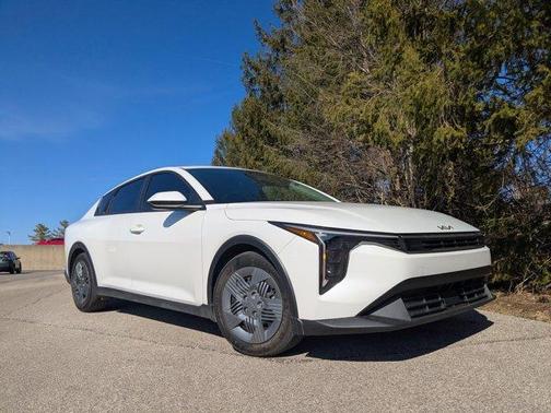 2025 Kia K4 LX