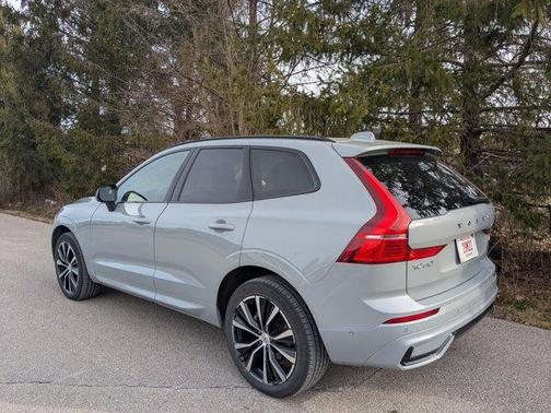 2025 Volvo XC60 B5 Plus