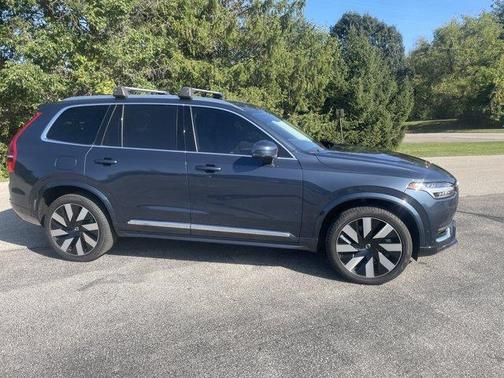 Denim Blue Metallic 2025 Volvo XC90 Plug-In Hybrid T8 Plus 7-Seater
