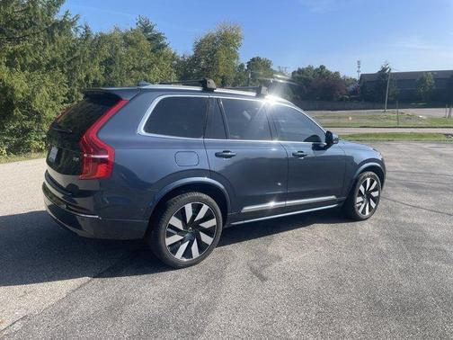 Denim Blue Metallic 2025 Volvo XC90 Plug-In Hybrid T8 Plus 7-Seater