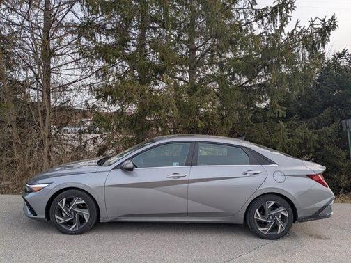 2025 Hyundai ELANTRA HEV Limited