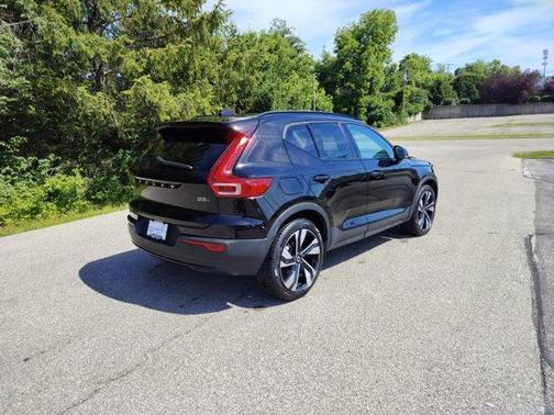 Black 2025 Volvo XC40 B5 Plus Dark Theme