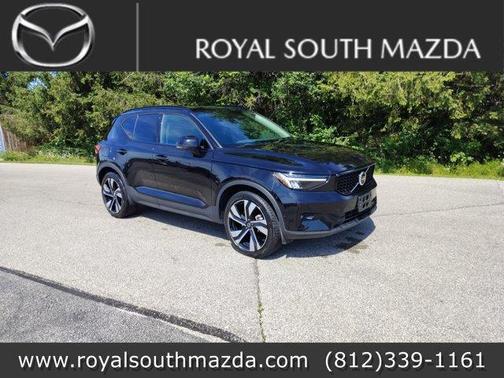Black 2025 Volvo XC40 B5 Plus Dark Theme