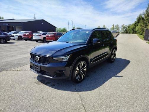 Black 2025 Volvo XC40 B5 Plus Dark Theme