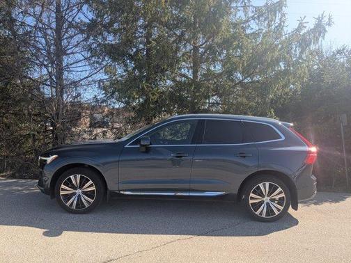 2023 Volvo XC60 B5 Plus Bright Theme