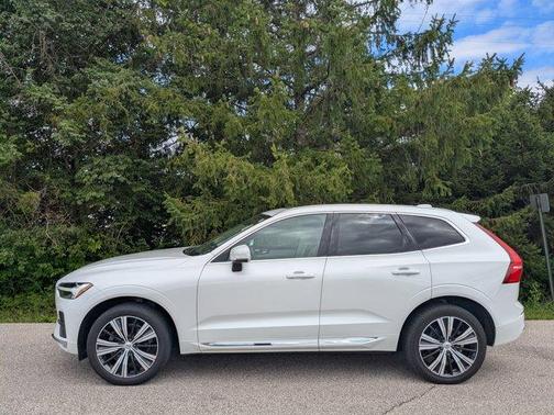 2022 Volvo XC60 B5 Inscription