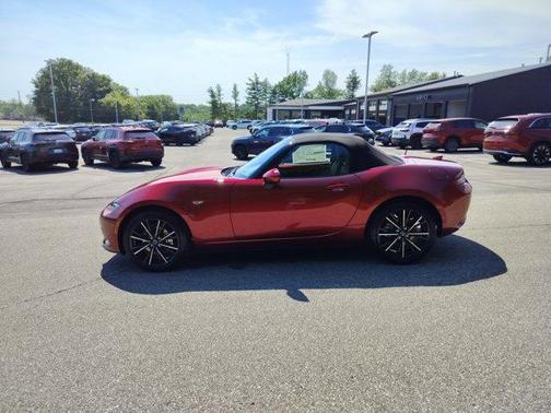 Soul Red Crystal Metallic 2026 Mazda MX-5 Miata Grand Touring