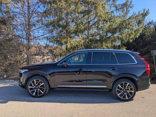 2024 Volvo XC90 B6 Plus Bright Theme 7-Seater