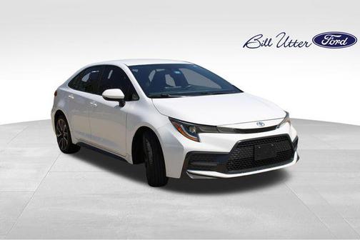 Super White 2021 Toyota Corolla SE