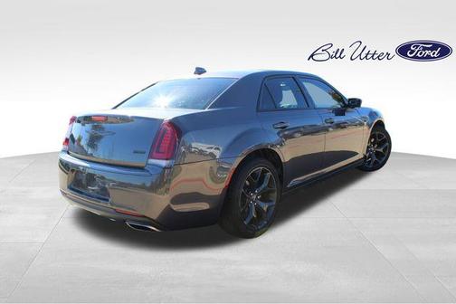 2023 Chrysler 300 Touring