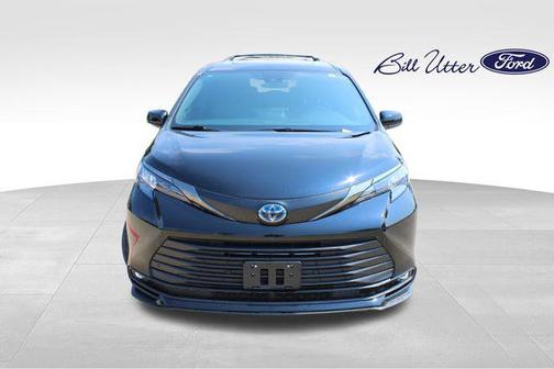 2024 Toyota Sienna Woodland Edition